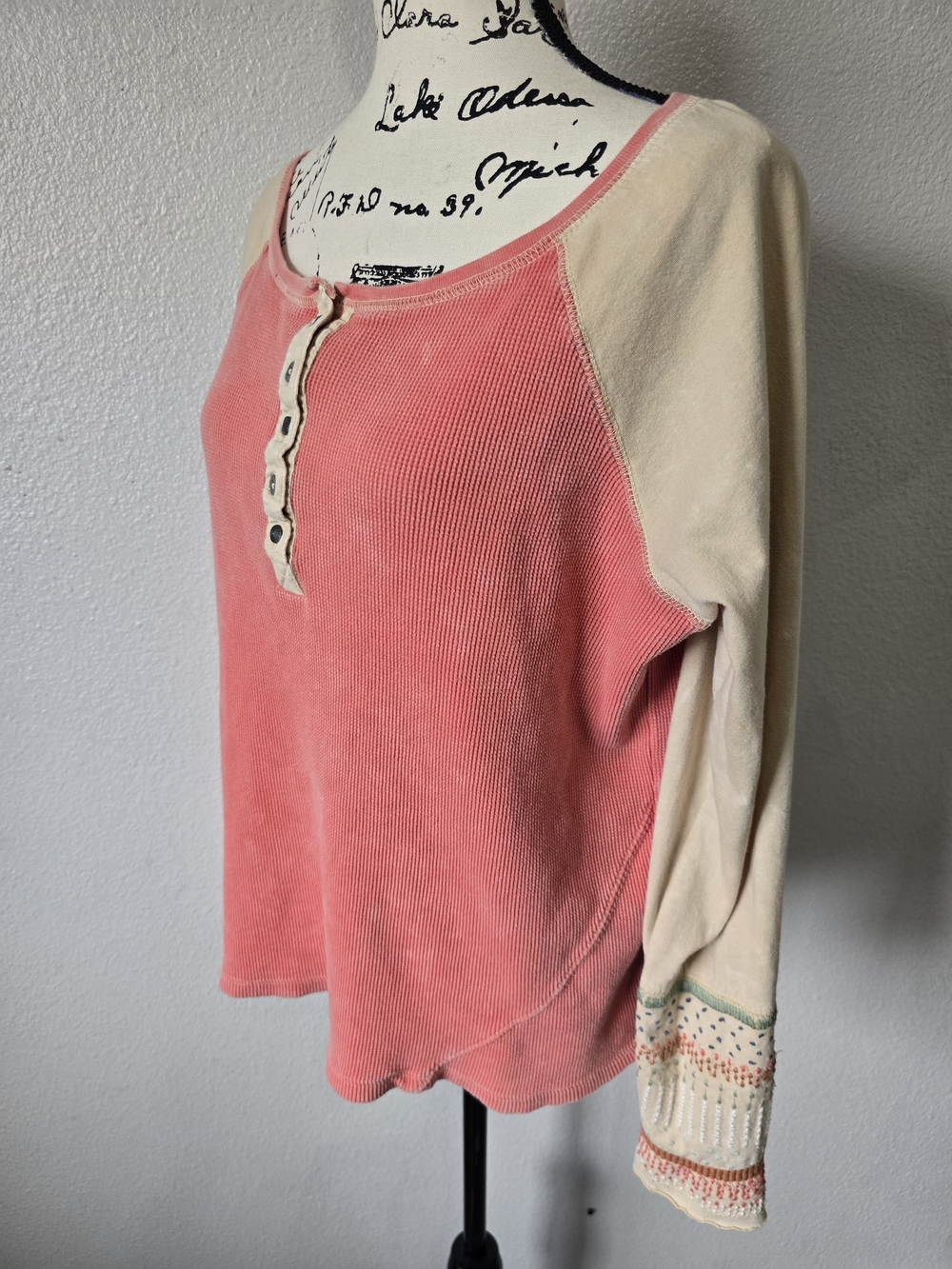 Sundance Henley Embroidered Sleeve Waffle Knit Thermal Top Size Large - Picture 2 of 11